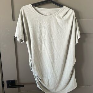 Super Cute Sage Green Athleta Tee with Ruched Details - Sz Medium